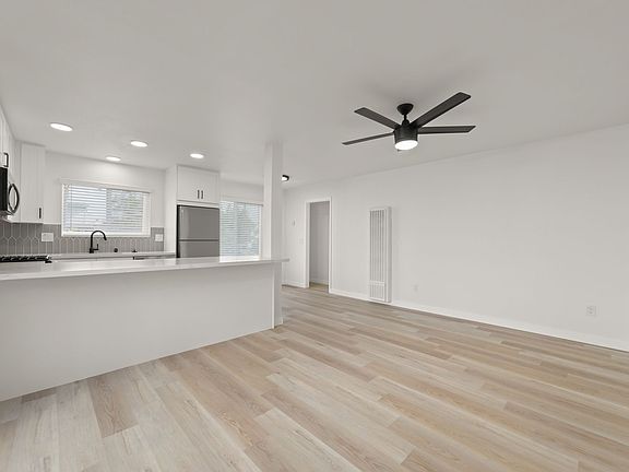 5th image of 4514 Bancroft St #15
