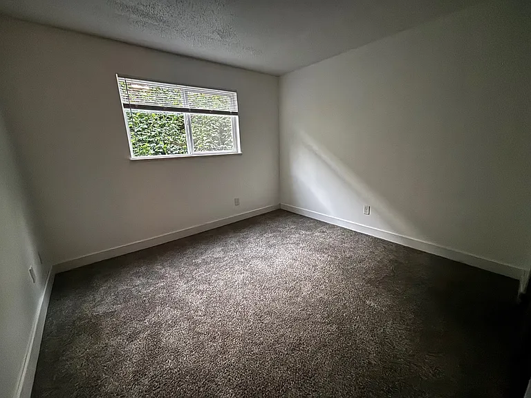 3559 SE Milwaukie Ave — Photo 2