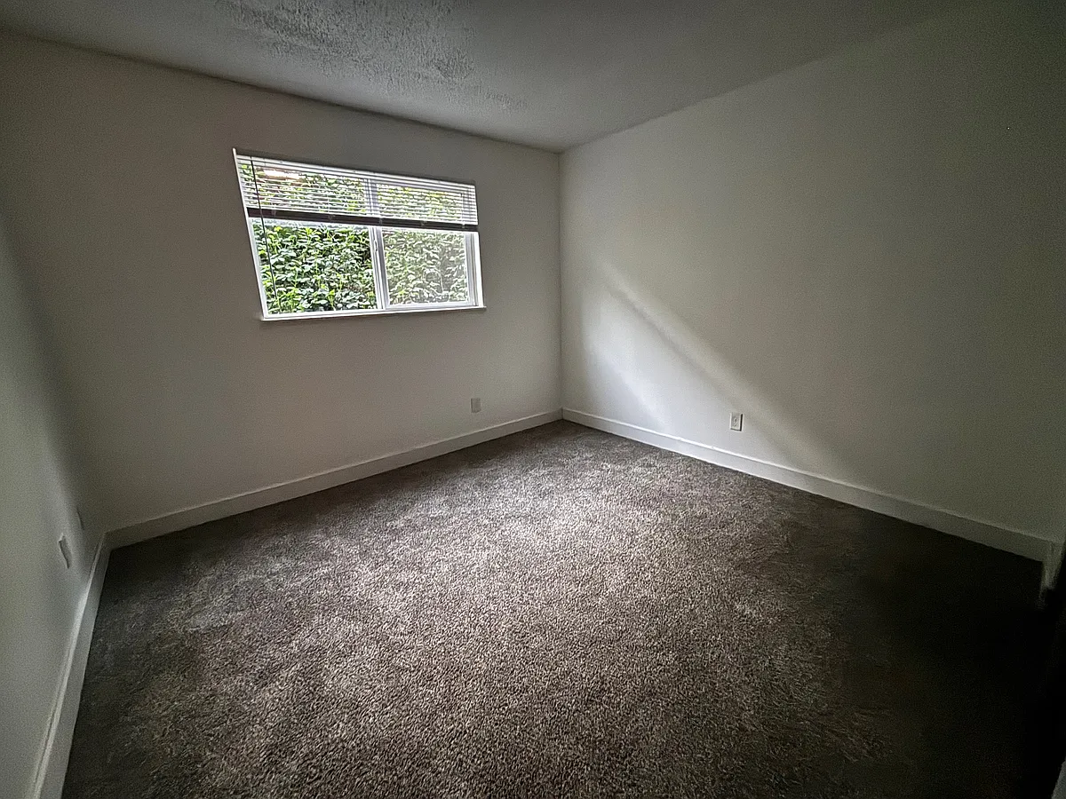 Building Photo - 3559 SE Milwaukie Ave