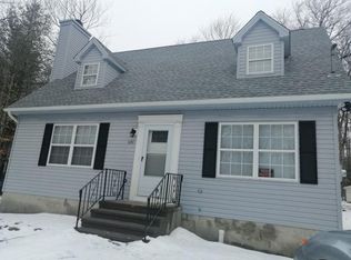 8949 Deerfield Rd, Tobyhanna, PA 18466