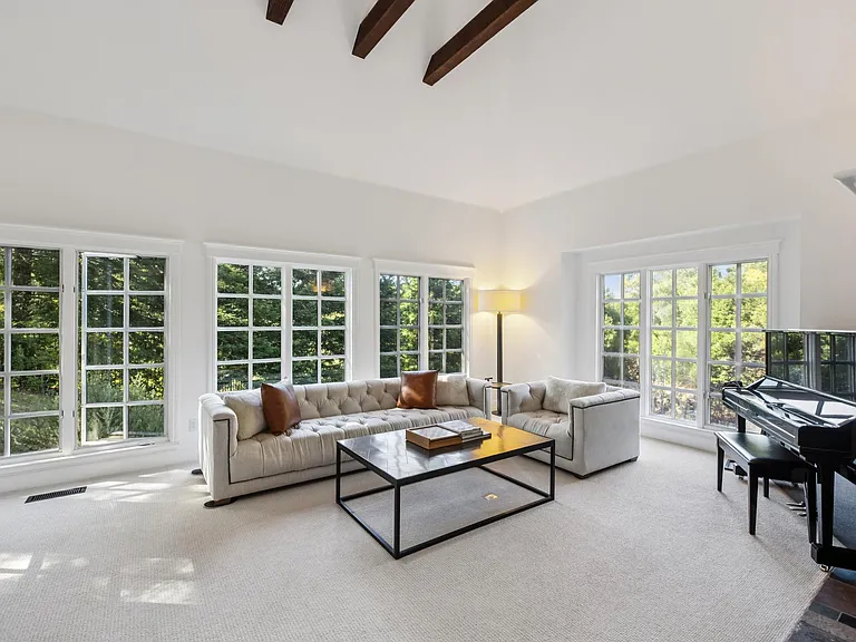 281 Mimosa Way — Photo 3