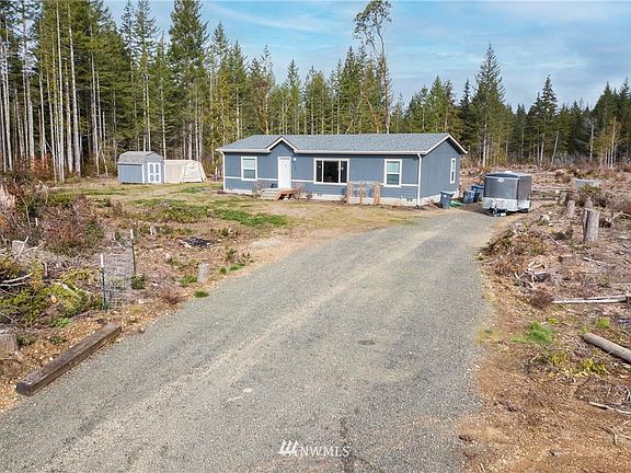 3rd image of 610 E Deer View Cir