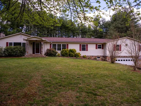 309 Spencers Mill Rd, Hillsville, VA 24343