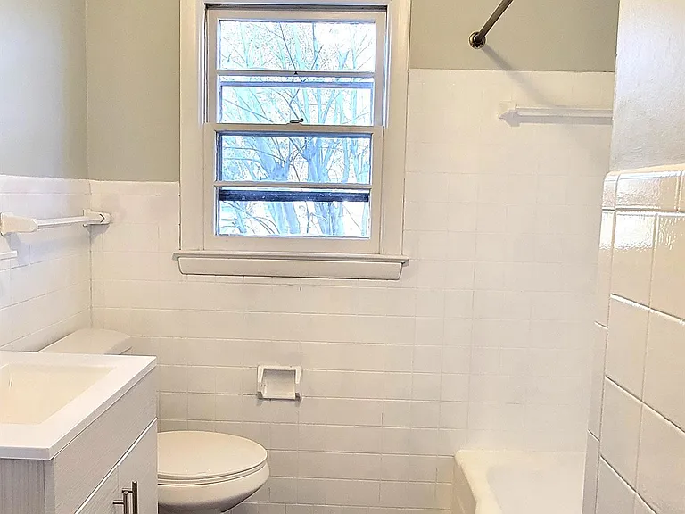 719 Jefferson St — Photo 15