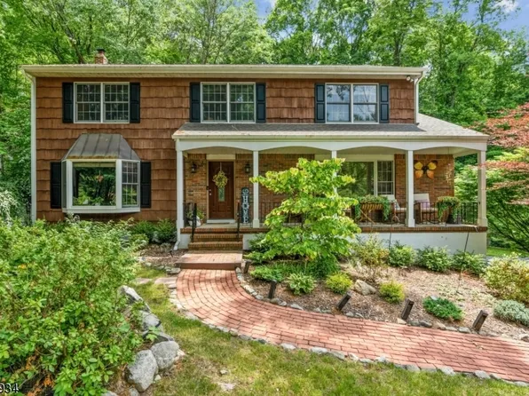 6 Cheshire Ln, Ringwood Boro, NJ 07456