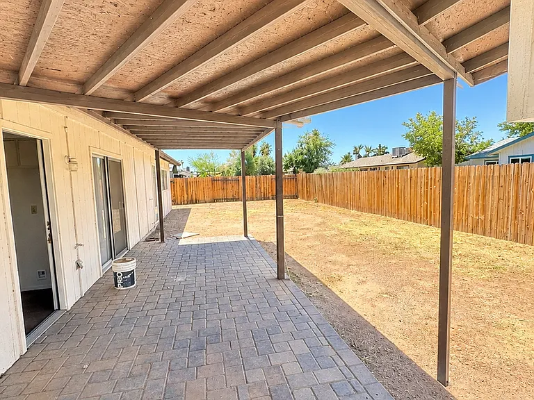 1818 W Portobello Ave — Photo 18