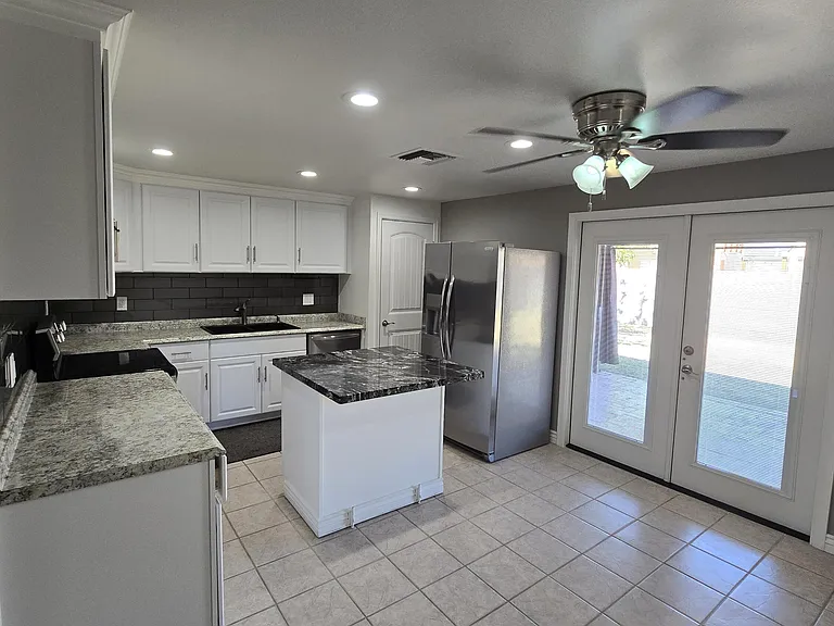 14002 N 37th Pl — Photo 12