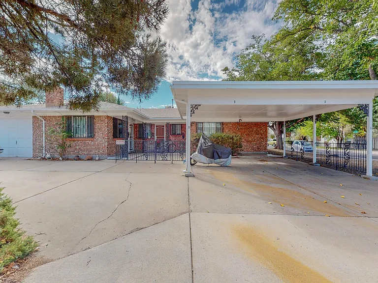 Alvarado Dr NE — Photo 25