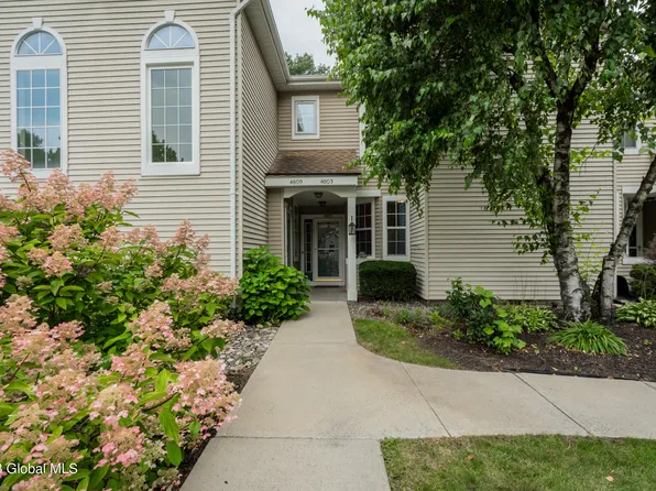 4803 S Foxwood Drive, Clifton Park, NY 12065