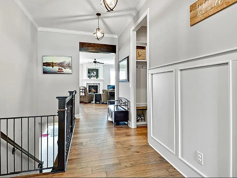 8003 W 166th Ter — Photo 3