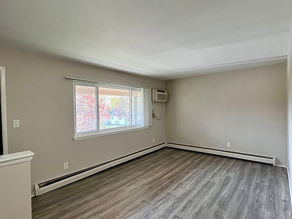 4th image of 3414 13th St #3422