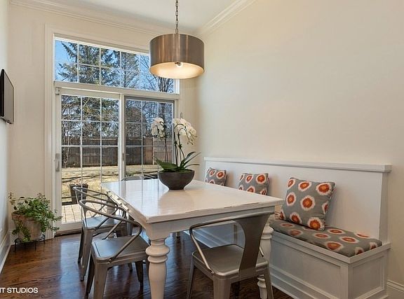 5th image of 909 Westcliff Ln