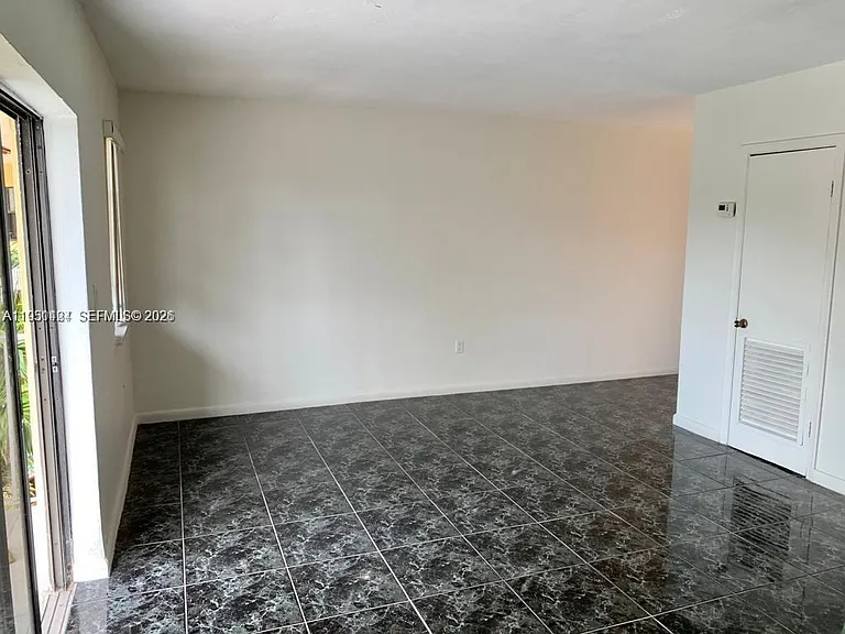 3522 NE 166th St #10 — Photo 3
