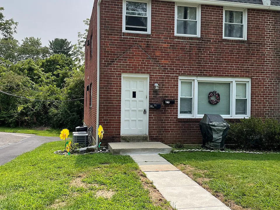 102 W Maryland Ave #B
