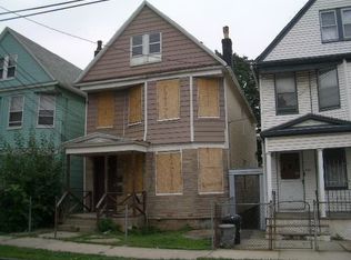 261 S 19th St, Newark, NJ 07103
