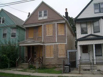 261 S 19th St, Newark, NJ, 07103