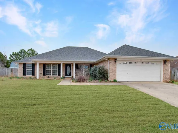 111 Bay Pointe Ln, Madison, AL 35758