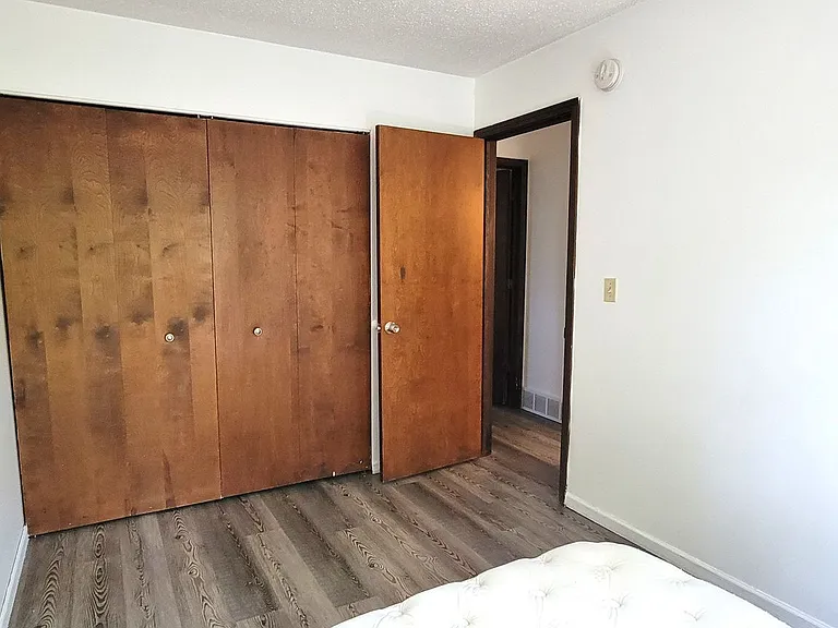 286 S Airport Rd E — Photo 10