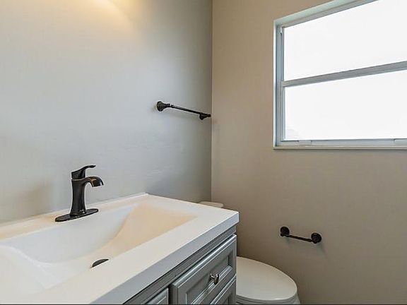 2nd image of 12014 Blackheath Cir Floor 32837