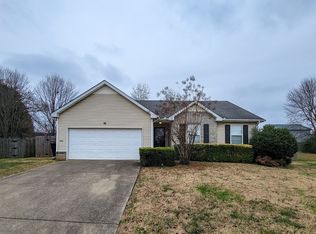 1242 Macduff Dr, Murfreesboro, TN 37128
