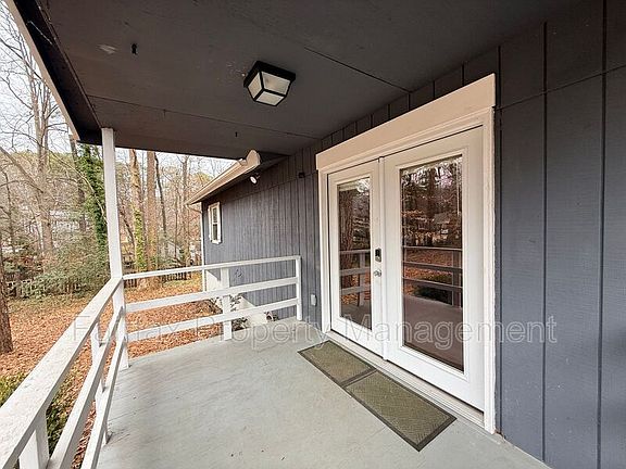3rd image of 6906 Baywood Dr