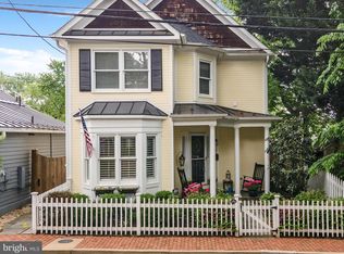 18 Ayr St SW, Leesburg, VA 20175