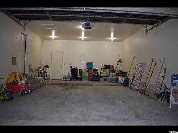3rd image of 403 E 850 N