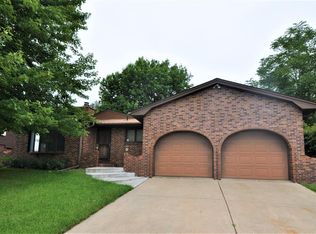 520 W Harvest Dr, Lincoln, NE 68521