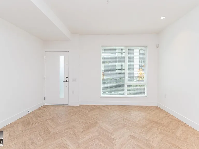 9278 Slopes Mews #2 — Photo 4