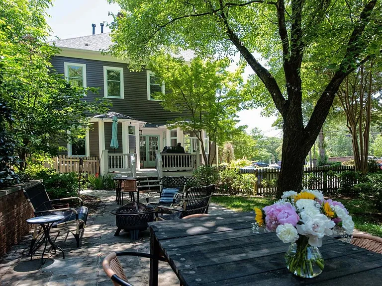 416 Augusta Ave SE — Photo 30