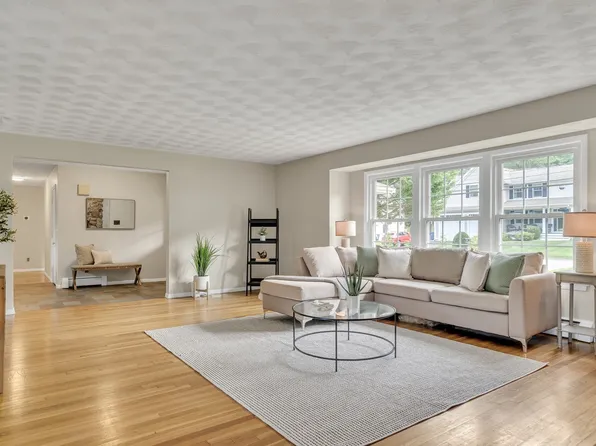 3 Cathy Rd, Burlington, MA 01803