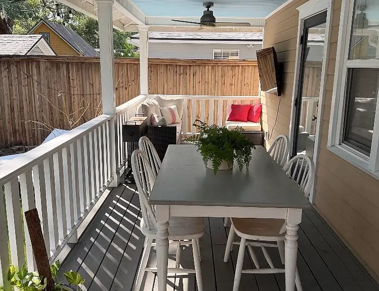 1592 Glendale St — Photo 35