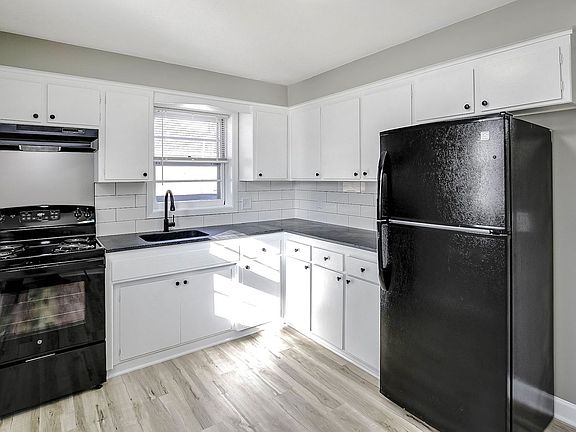4th image of 4732 S 77th Ave APT 1