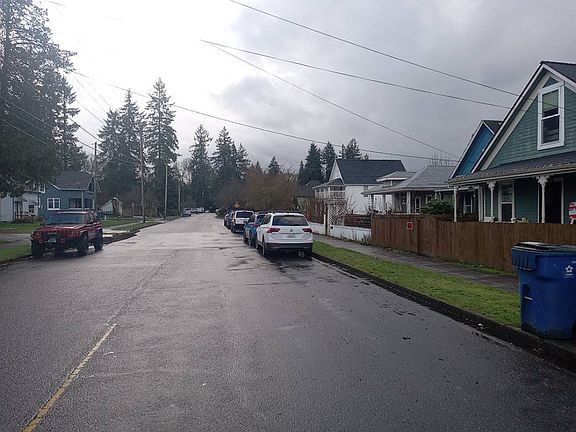 4th image of 230 S Ferry Ave