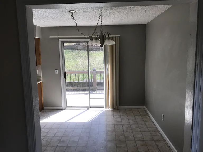 1903 Barber Ave — Photo 9
