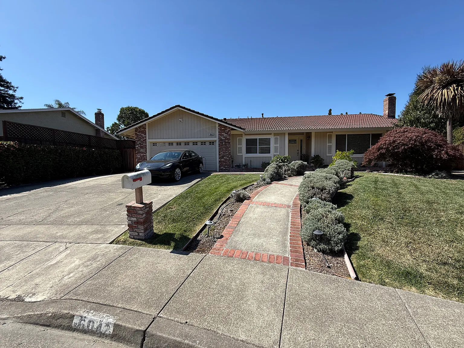 4 bed, 1800 sqft, $3,950 — Photo 1