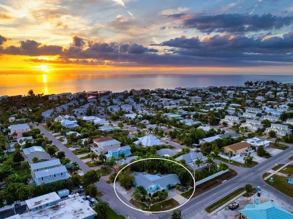 314 61st St, Holmes Beach, FL 34217