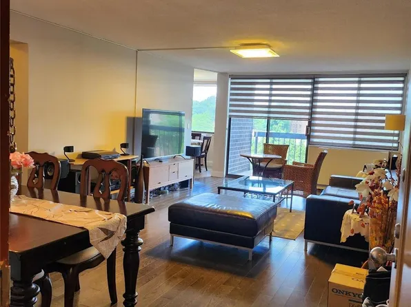 2 Bay Club Drive #6N, Bayside, NY 11360