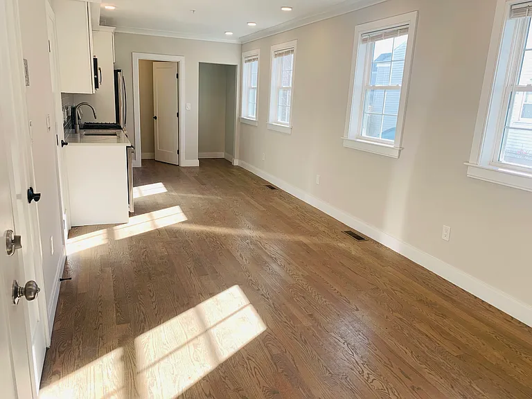 8 Rush St #2 — Photo 5