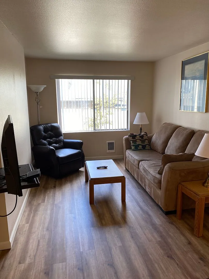 First Hill Apartments — Photo 4
