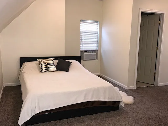 1029 Mirror St — Photo 15