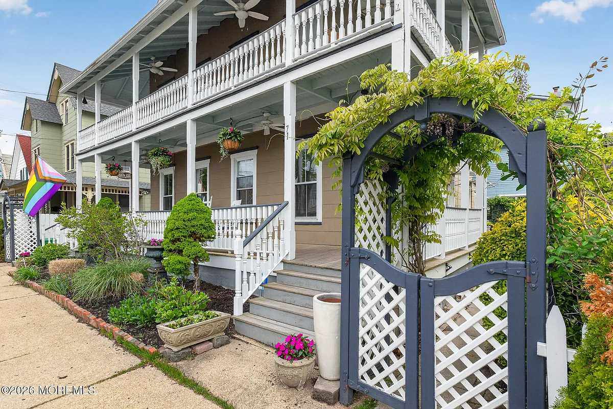 Building Photo - 71 Webb Ave #B
