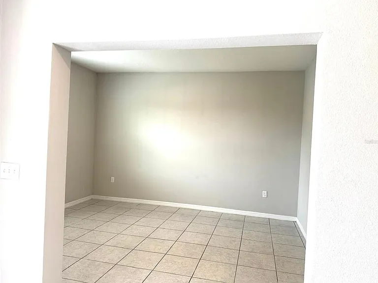 863 Hudson Valley Dr — Photo 5