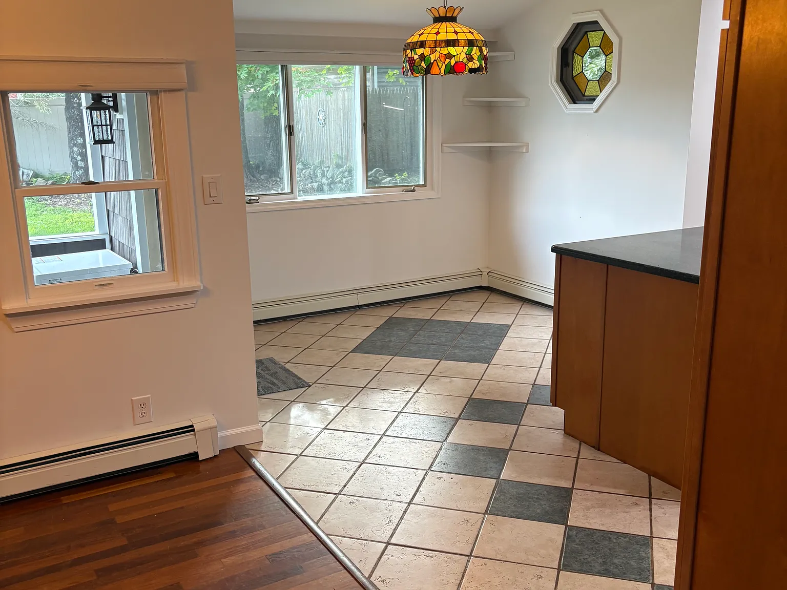 4 bed, 1800 sqft, $3,725 — Photo 3