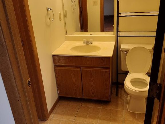 5th image of 722 Gordon Smith Blvd #8