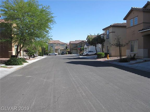 3rd image of 8313 Black Opal St