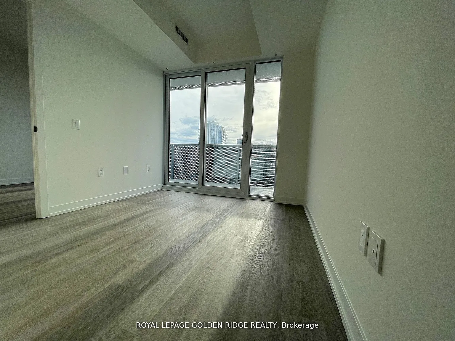 3 bed, $4,600 — Photo 3