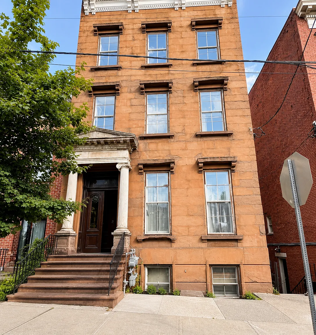 3 bed, $1,800 — Photo 3