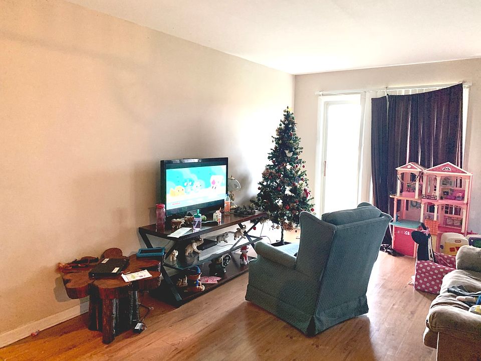 2nd image of 690 Marilyn Ave #5-209
