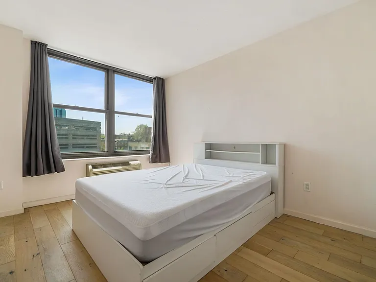 102 Christopher Columbus Dr #402 — Photo 10